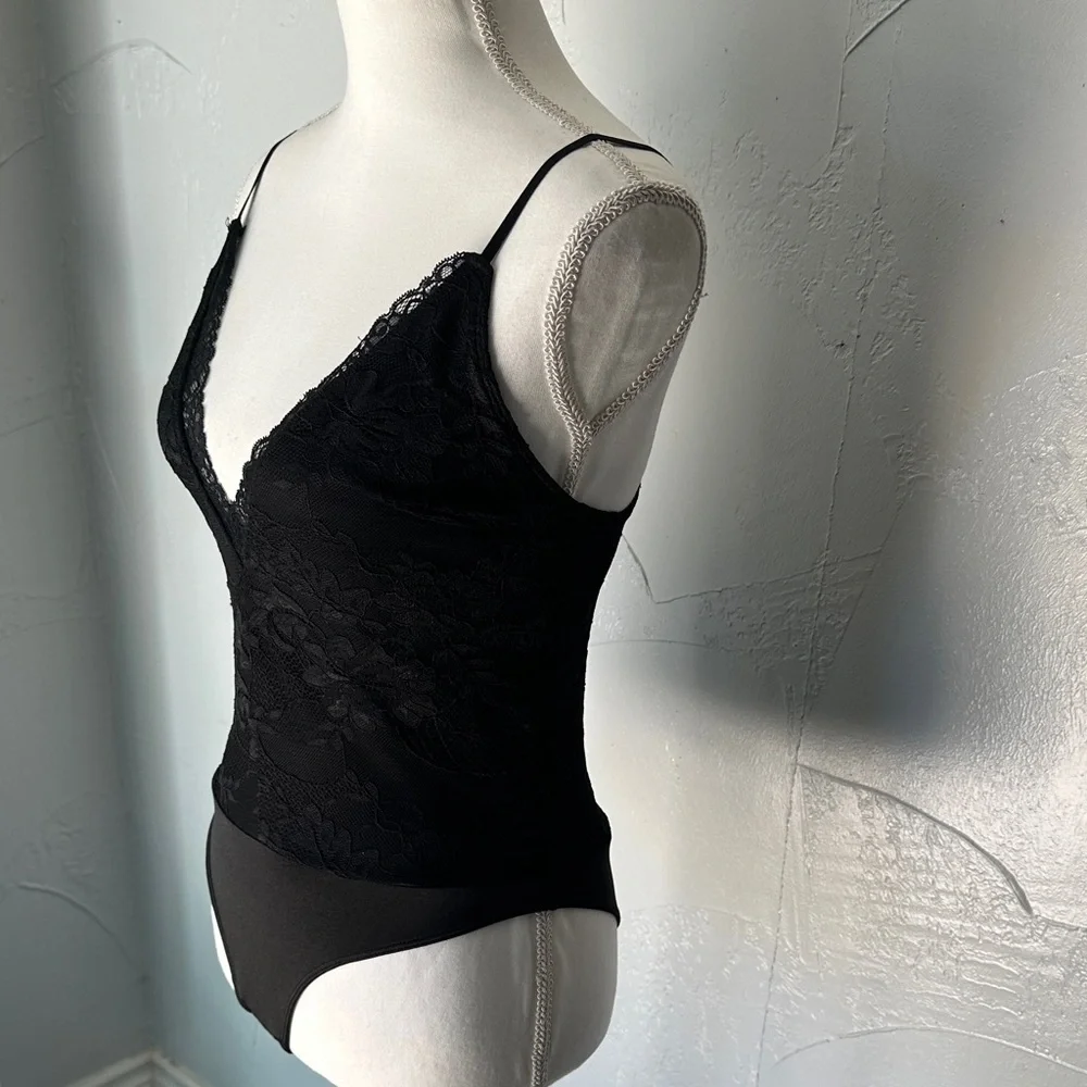Urban Outfitters Black Lace Bodysuit - Picture 3 of 9